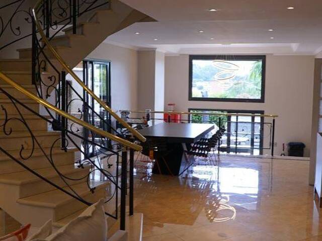 Casa para Venda em Santana de Parnaíba - 3