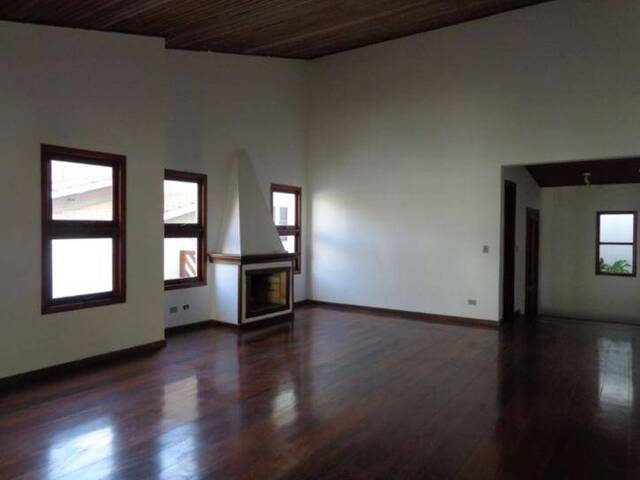 Casa para Venda em Santana de Parnaíba - 5