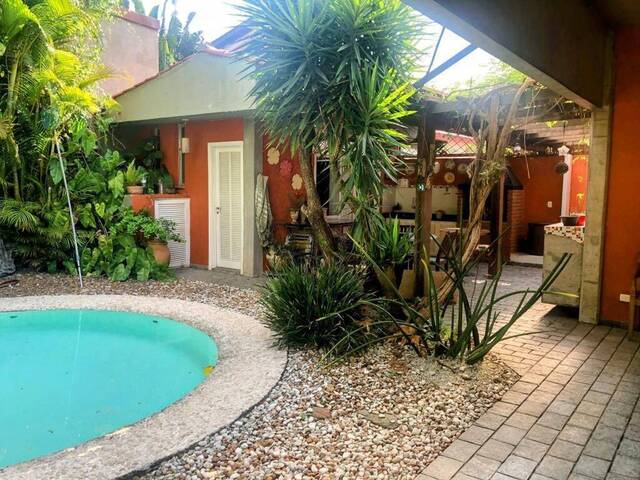 Casa para Venda em Santana de Parnaíba - 3