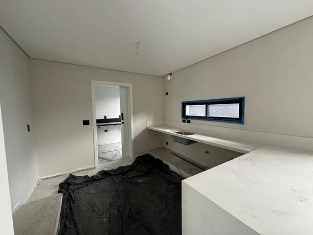 Casa para Venda em Santana de Parnaíba - 3