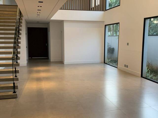 Casa para Venda em Santana de Parnaíba - 3