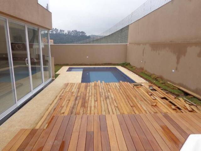 Casa para Venda em Santana de Parnaíba - 3