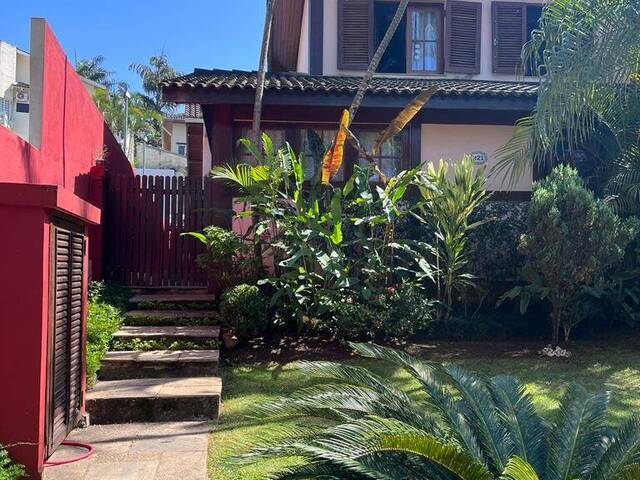 Casa para Venda em Santana de Parnaíba - 3