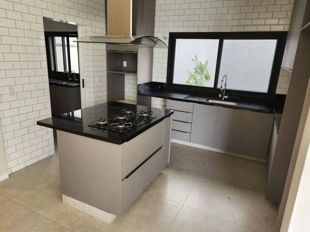Casa para Venda em Santana de Parnaíba - 5