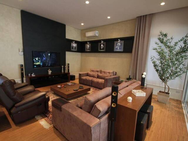 Casa para Venda em Santana de Parnaíba - 2