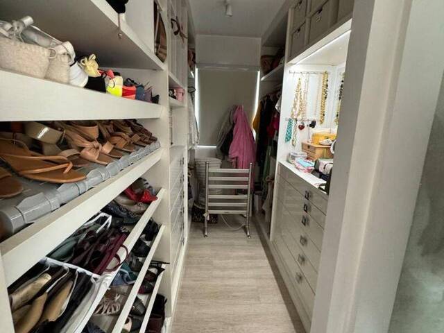 Casa para Venda em Santana de Parnaíba - 5