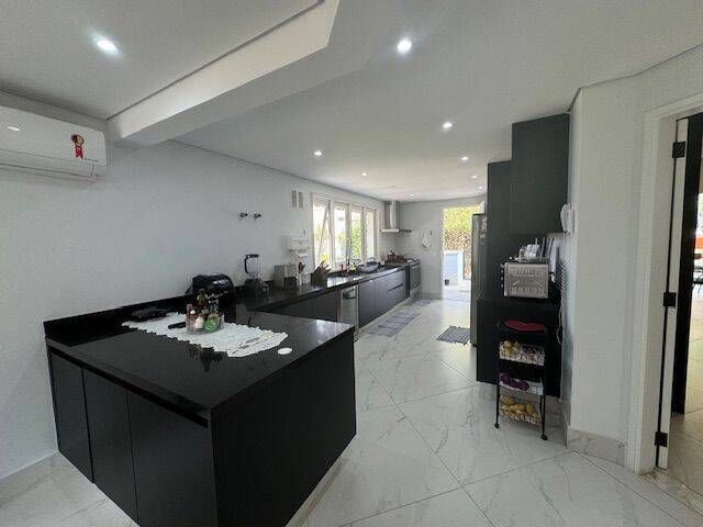 Casa para Venda em Santana de Parnaíba - 3