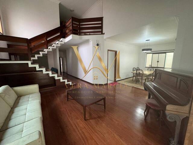 Casa para Locação em Santana de Parnaíba - 2