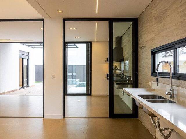 Casa para Venda em Santana de Parnaíba - 3