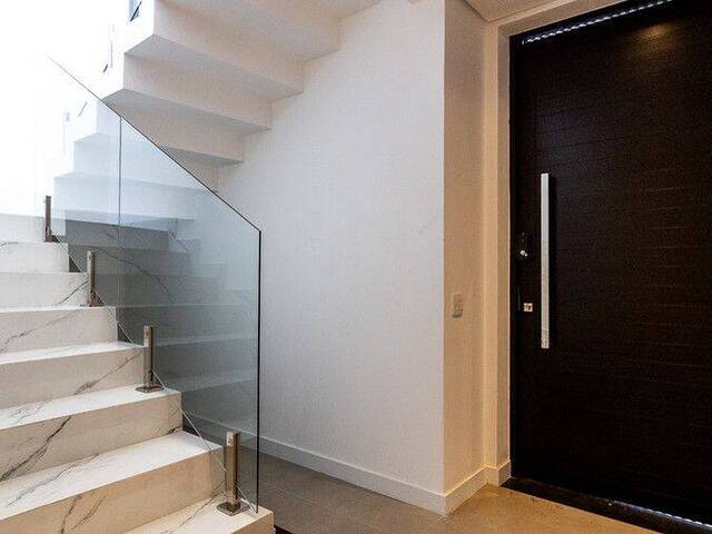 Casa para Venda em Santana de Parnaíba - 5