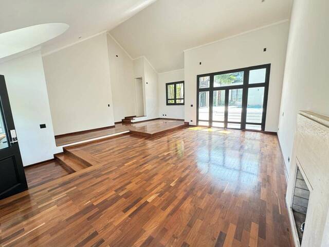 Casa para Venda em Santana de Parnaíba - 2