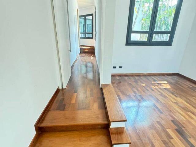 Casa para Venda em Santana de Parnaíba - 5