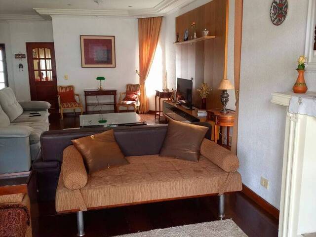 Casa para Venda em Santana de Parnaíba - 3