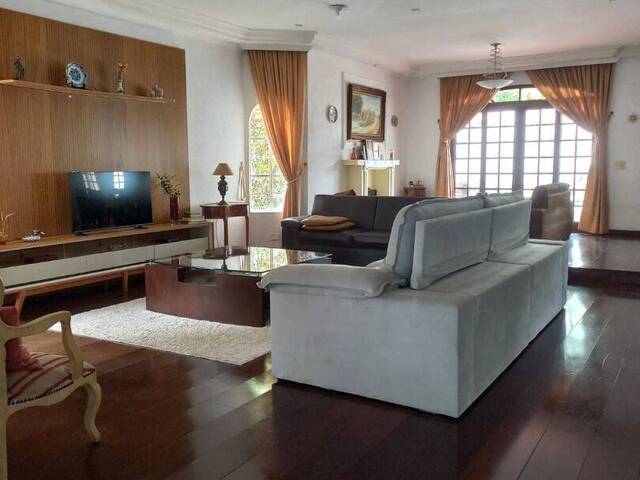 Casa para Venda em Santana de Parnaíba - 5