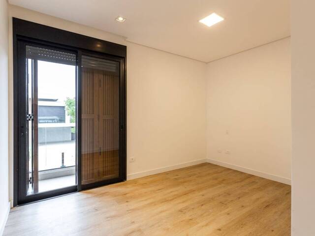 Casa para Venda em Santana de Parnaíba - 4