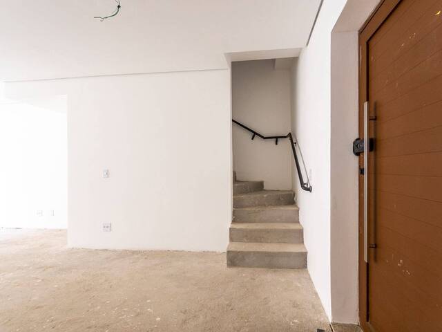 Casa para Venda em Santana de Parnaíba - 3