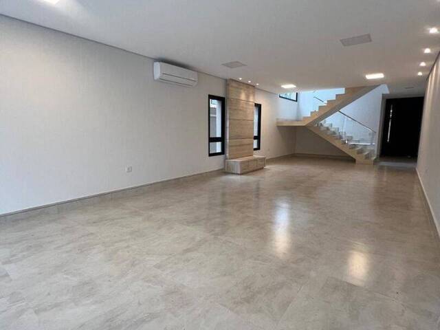 Casa para Venda em Santana de Parnaíba - 4