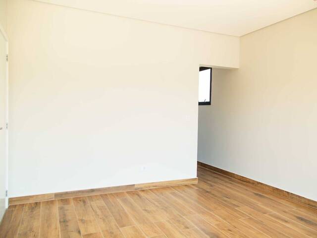 Casa para Venda em Santana de Parnaíba - 5