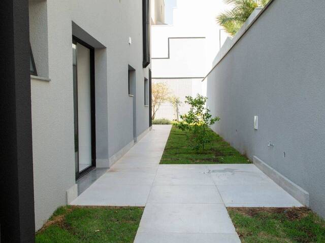 Casa para Venda em Santana de Parnaíba - 3