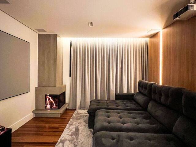 Casa para Venda em Santana de Parnaíba - 3