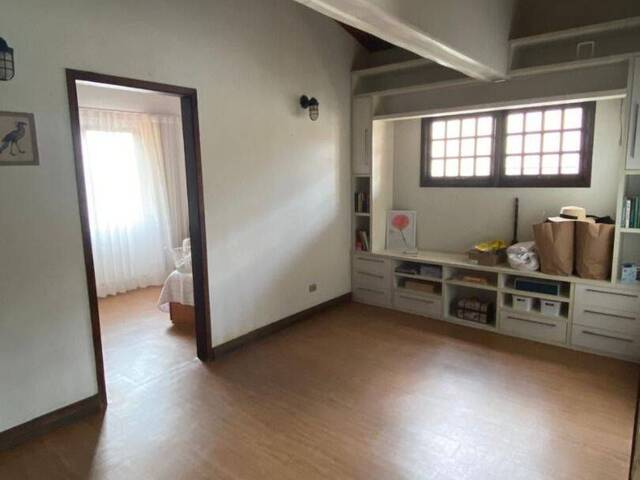 Casa para Venda em Santana de Parnaíba - 3