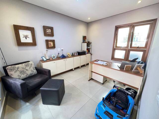 Casa para Venda em Santana de Parnaíba - 3