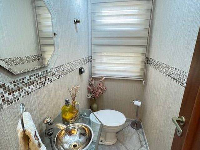 Casa para Venda em Santana de Parnaíba - 5