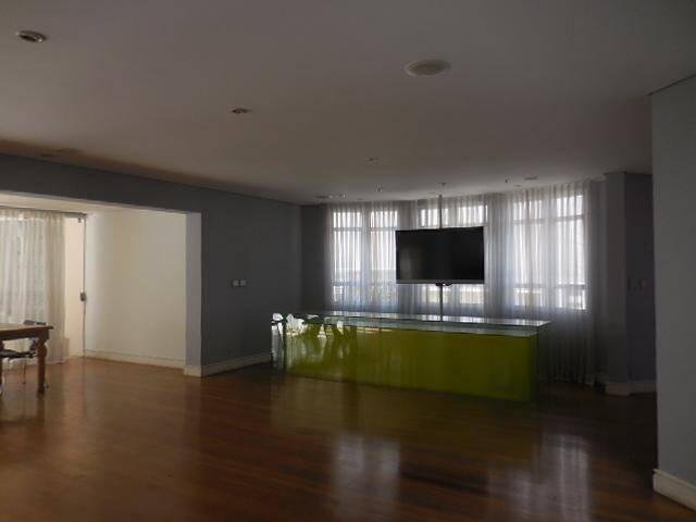 Casa para Venda em Santana de Parnaíba - 3