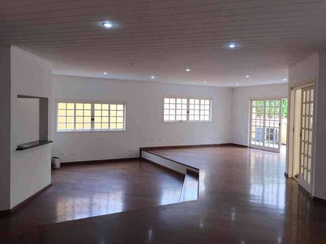 Casa para Locação em Santana de Parnaíba - 2