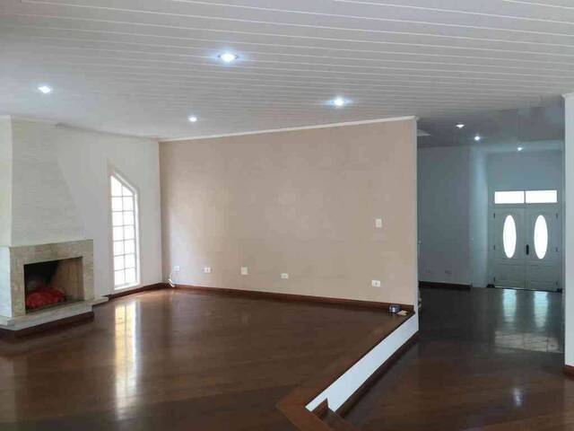 Casa para Locação em Santana de Parnaíba - 3