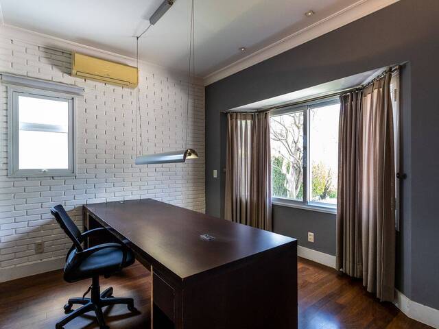 Casa para Venda em Santana de Parnaíba - 4