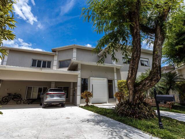 Casa para Venda em Santana de Parnaíba - 3