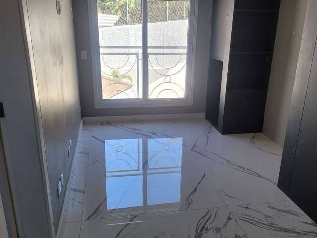 Casa para Venda em Santana de Parnaíba - 3