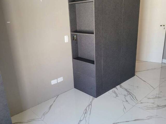 Casa para Venda em Santana de Parnaíba - 4