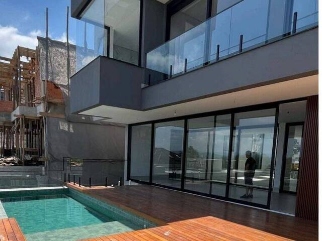 Casa para Venda em Santana de Parnaíba - 5