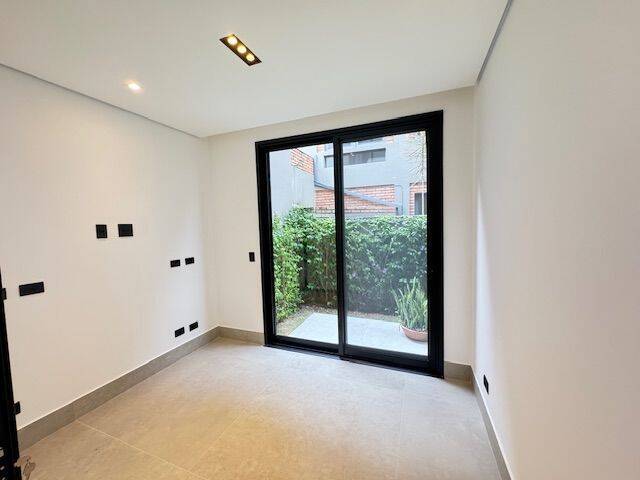 Casa para Venda em Santana de Parnaíba - 3