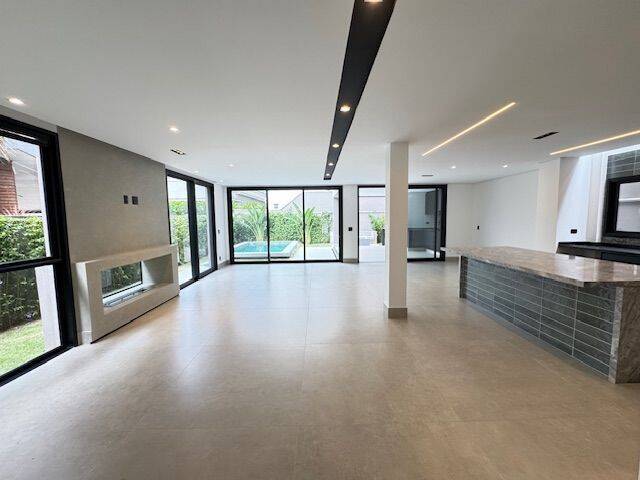 Casa para Venda em Santana de Parnaíba - 5