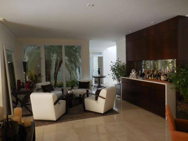 Casa para Venda em Santana de Parnaíba - 3