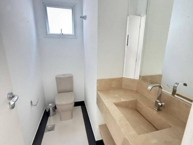 Casa para Venda em Santana de Parnaíba - 5