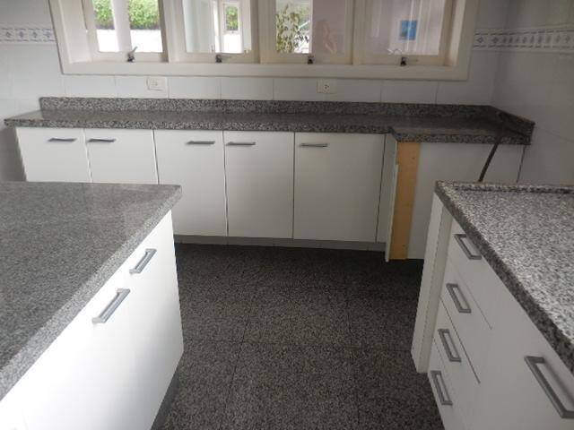 Casa para Venda em Santana de Parnaíba - 4