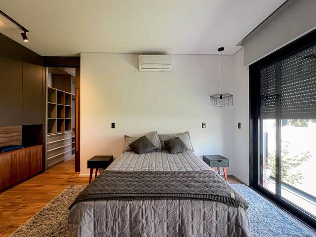 Casa para Venda em Santana de Parnaíba - 4