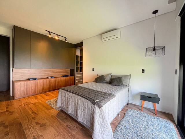 Casa para Venda em Santana de Parnaíba - 5