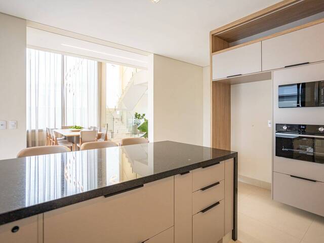 Casa para Venda em Santana de Parnaíba - 5