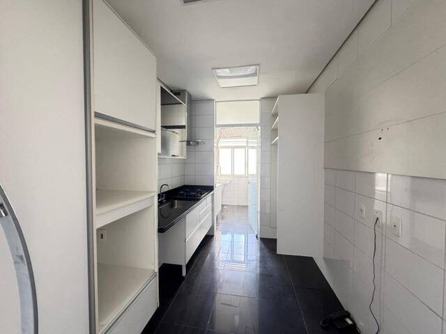 Apartamento para Venda em Santana de Parnaíba - 2
