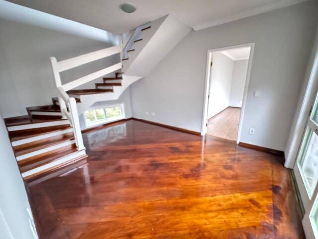 Casa para Venda em Santana de Parnaíba - 3