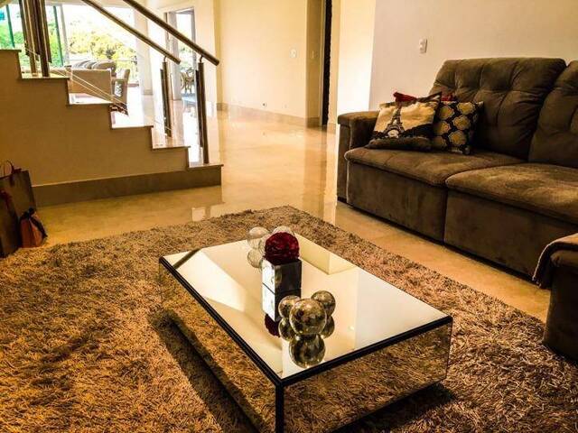 Casa para Venda em Santana de Parnaíba - 2