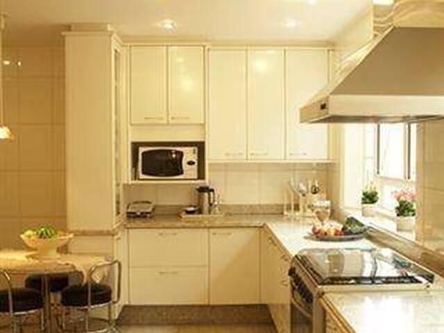 Casa para Venda em Santana de Parnaíba - 2