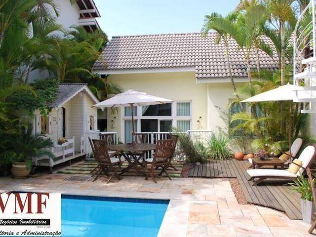 Casa para Venda em Santana de Parnaíba - 3