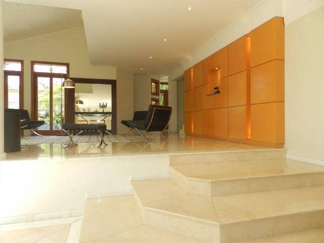 Casa para Venda em Santana de Parnaíba - 3