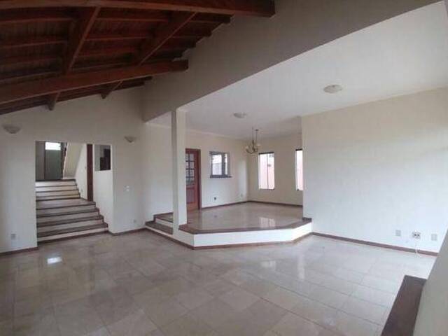 Casa para Venda em Santana de Parnaíba - 2